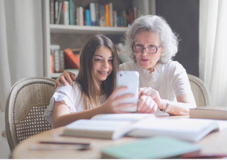 5 Estrategias para Fortalecer la Comunicación Familiar en la Era Digital